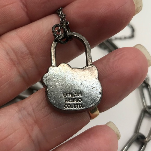 Sanrio Black and Pink Triple Layered Hello Kitty Pendant Necklace - Picture 4 of 6